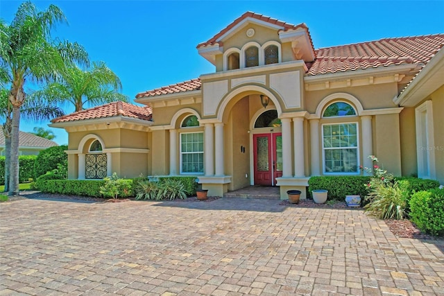 view of mediterranean / spanish-style house