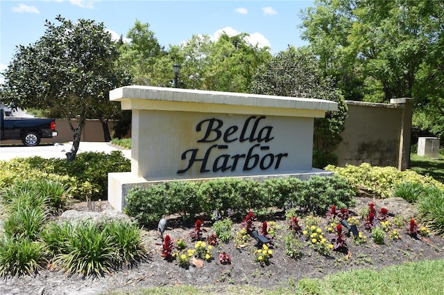 view of community / neighborhood sign