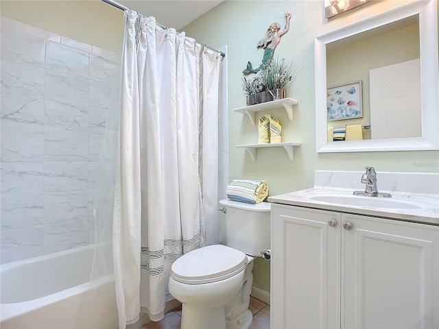 full bathroom with shower / tub combo with curtain, vanity, and toilet