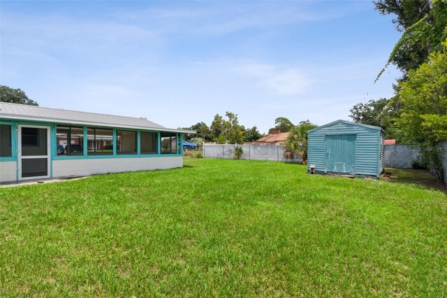 view of yard with a shed