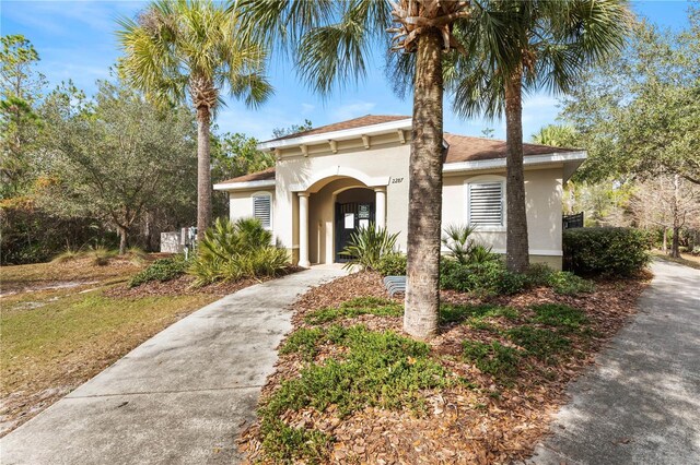 view of front of property