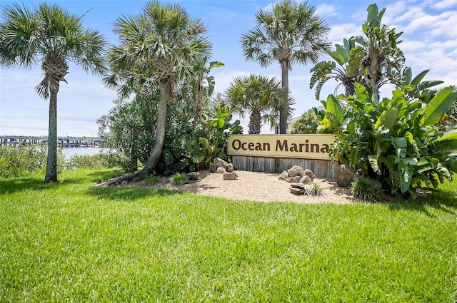 view of yard featuring a water view