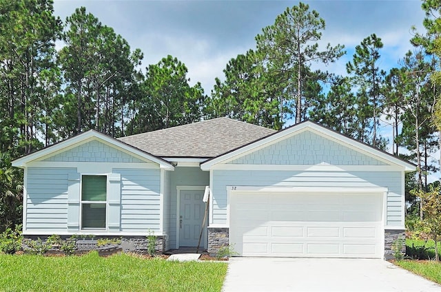 view of front facade featuring a garage