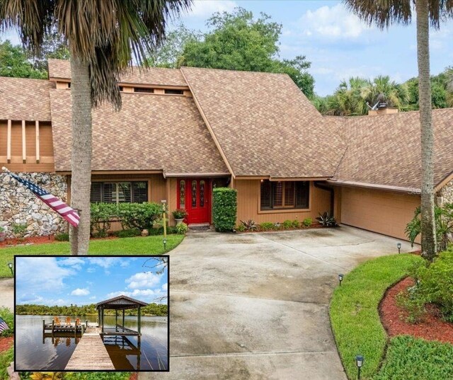 view of front of house with a front yard