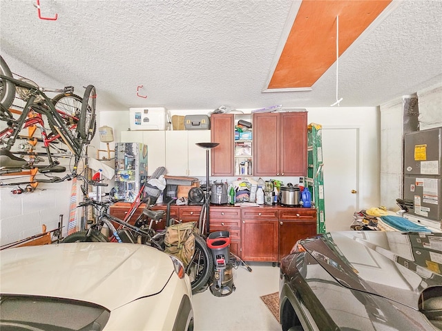 garage with washer / clothes dryer