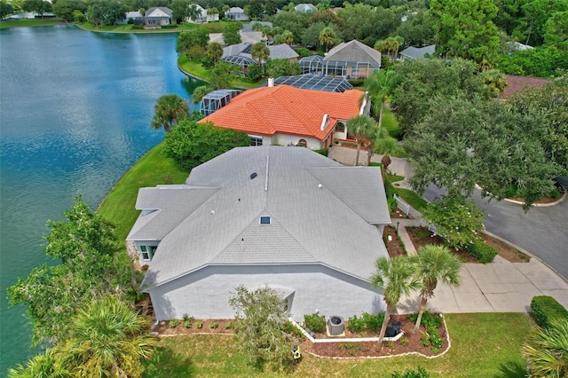 bird's eye view with a water view