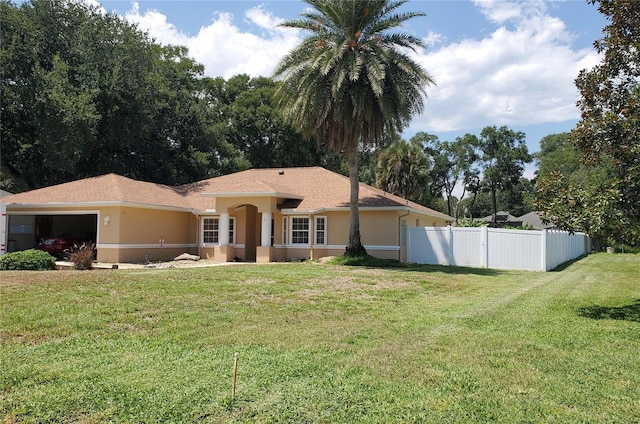 view of front of property with a front yard