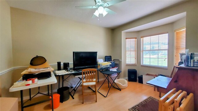 office area with ceiling fan