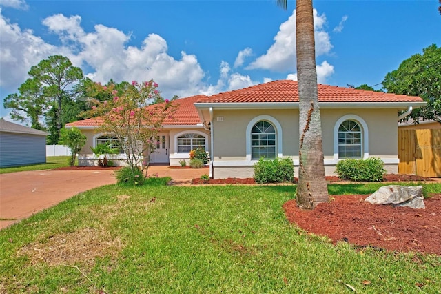 view of front of house with a front yard