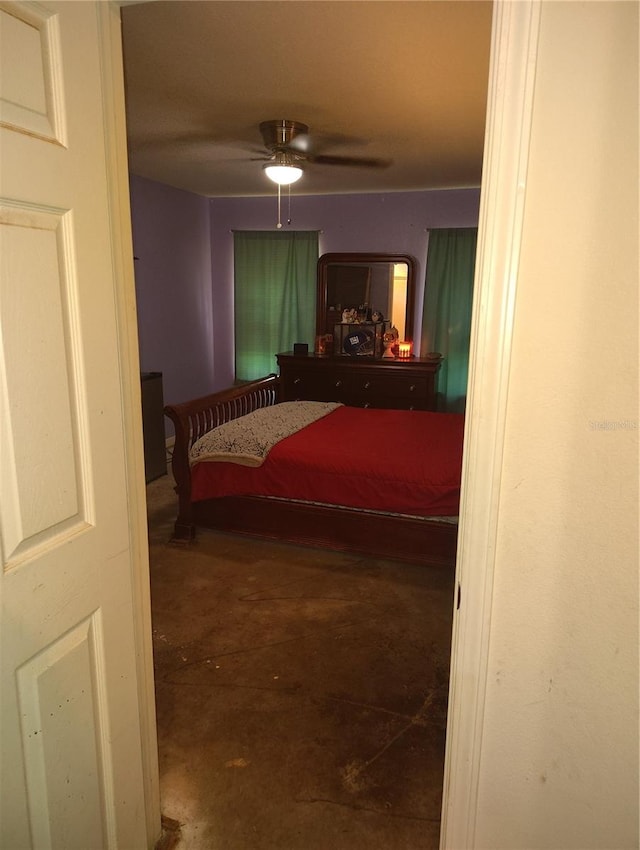 bedroom with ceiling fan