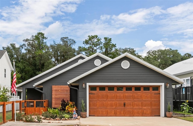 view of front facade with a garage