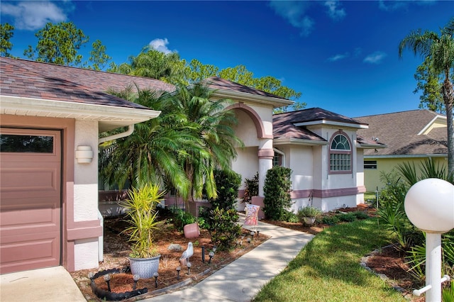 view of front facade with a garage