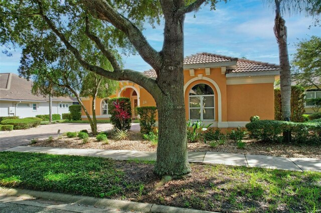 view of mediterranean / spanish-style house