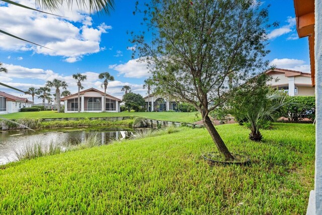 view of yard featuring a water view