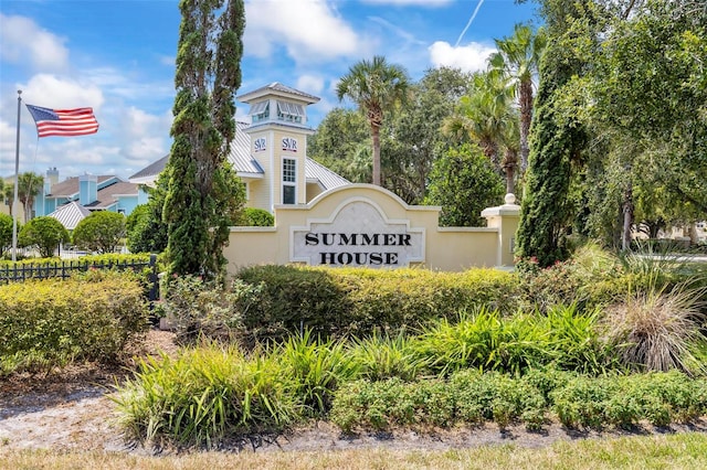 view of community / neighborhood sign