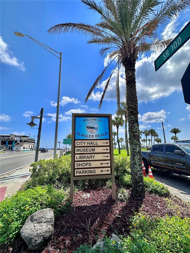 view of community / neighborhood sign