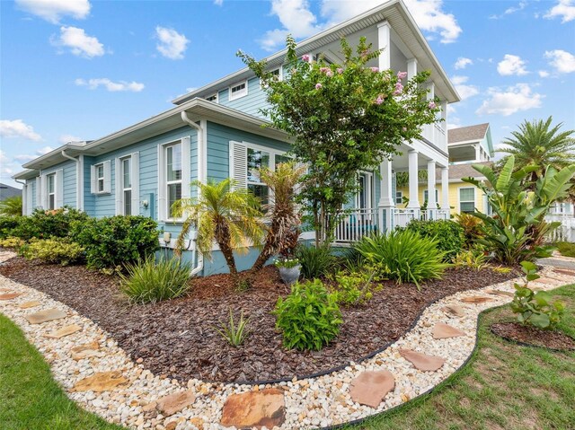 view of front of house featuring a porch