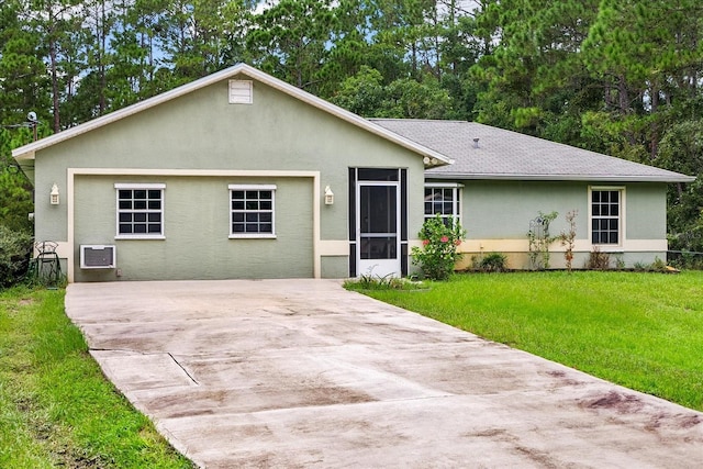 ranch-style house featuring a front yard