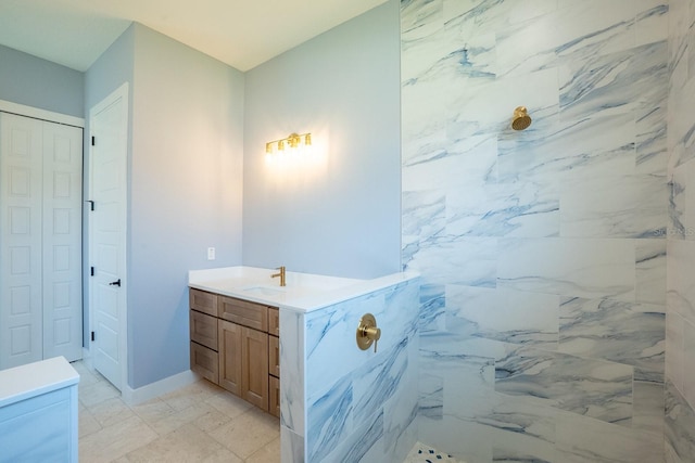 72 Flemingwood Ln, Palm Coast, FL 32137 - full bath featuring a marble finish shower, a closet, and vanity