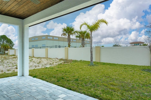 view of yard featuring a patio