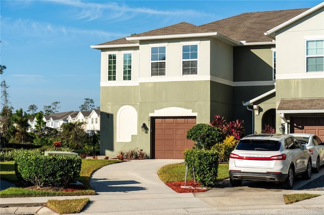 view of front facade featuring a garage