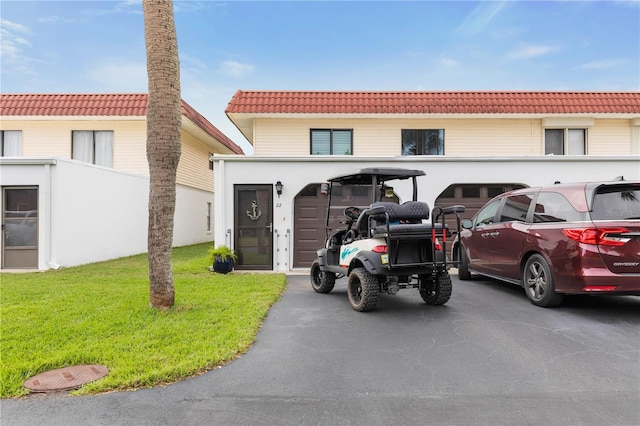 view of front of house featuring a front yard