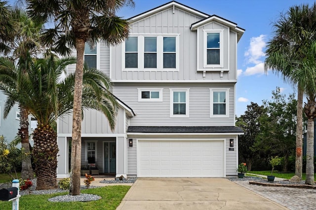 view of front of house featuring a garage