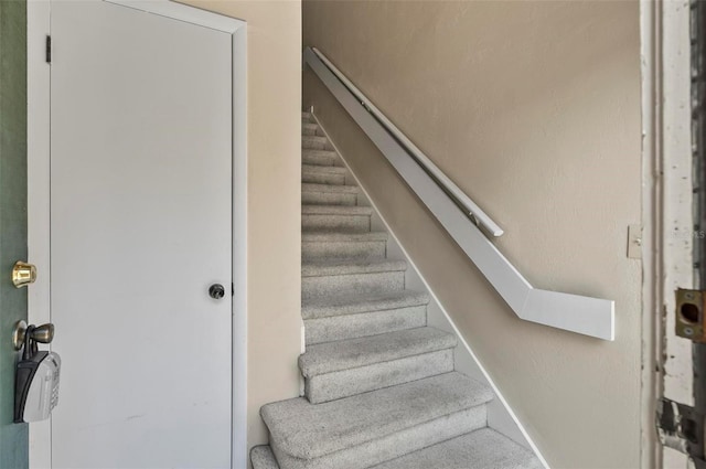 18 Broadmore Cir Unit 18, Palm Coast, FL 32137 - stairway with baseboards