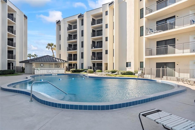 view of swimming pool