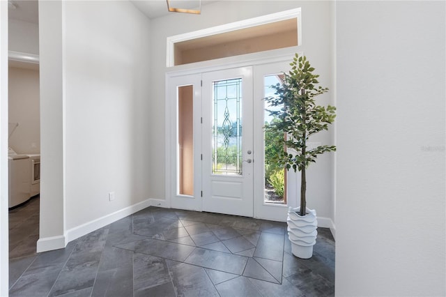 entryway featuring washer / clothes dryer