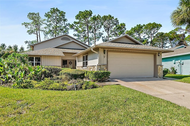 single story home featuring a front lawn