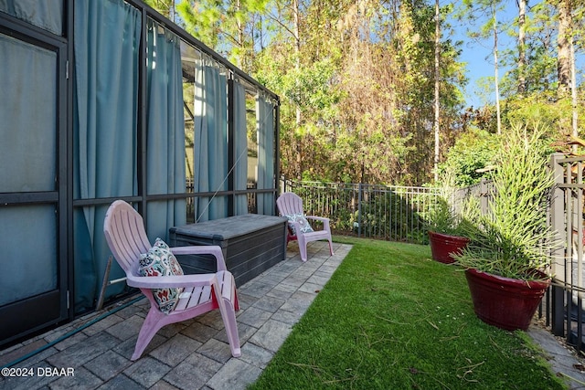 view of yard featuring a patio