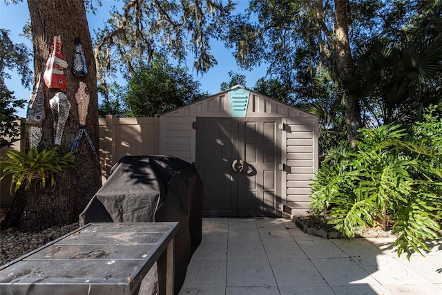 view of outbuilding