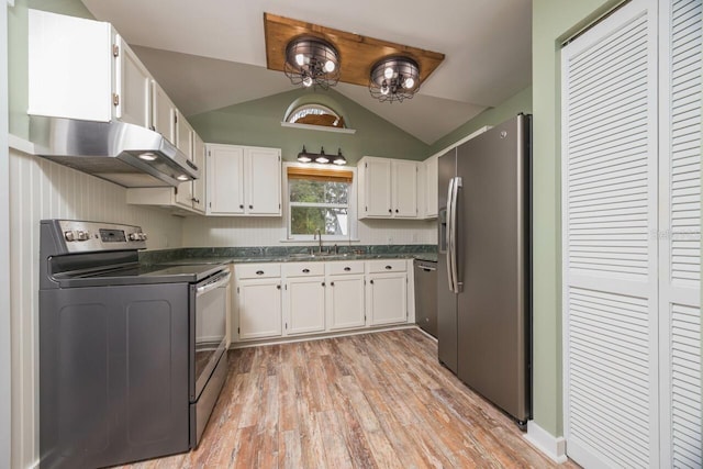 kitchen with sink, stainless steel appliances, light hardwood / wood-style flooring, vaulted ceiling, and white cabinets