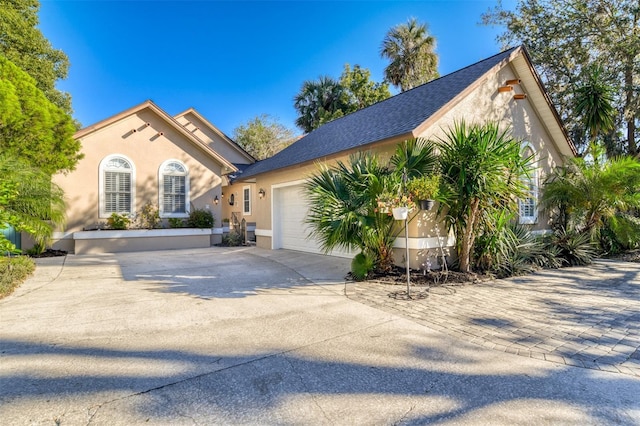 view of front facade featuring a garage