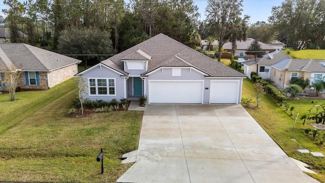 view of front of house featuring a front lawn