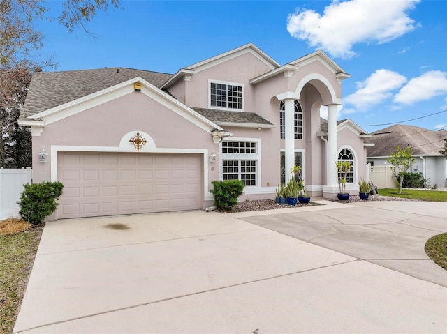 view of front facade featuring a garage