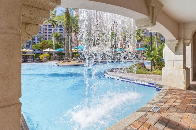 view of swimming pool