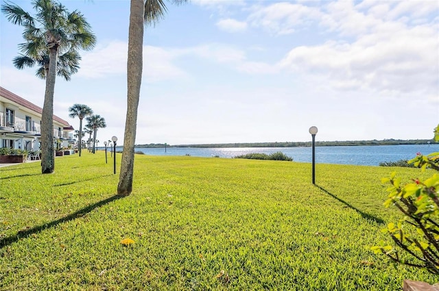 view of yard featuring a water view