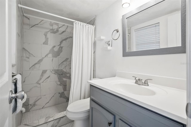 bathroom with a shower with curtain, toilet, and vanity