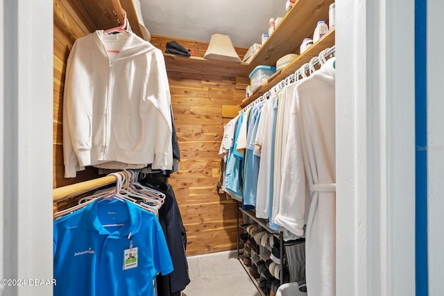 walk in closet featuring light tile patterned floors