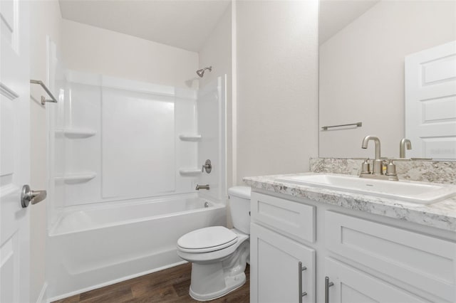 10 Zinc Pl, Palm Coast, FL 32164 - bathroom with wood finished floors, toilet, vanity, and shower / bathtub combination