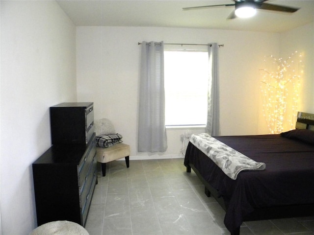 bedroom with ceiling fan