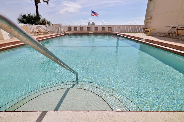 view of swimming pool