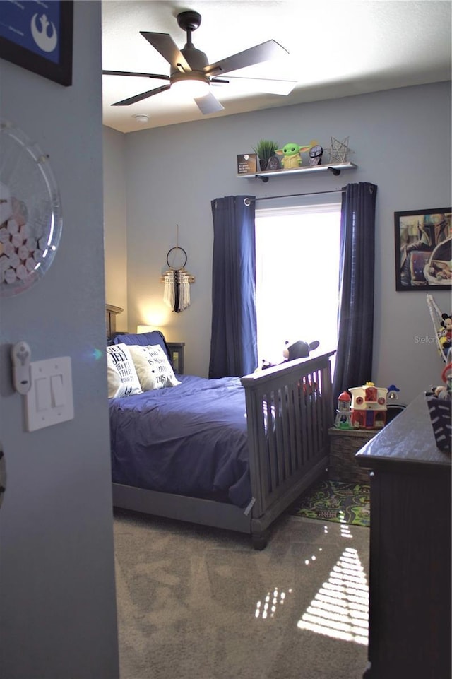 bedroom featuring ceiling fan