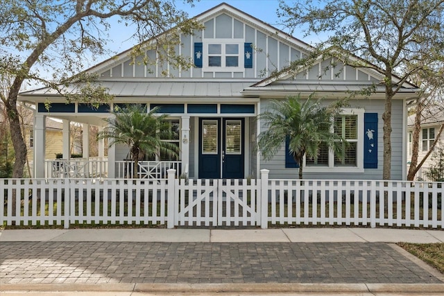 view of front facade featuring covered porch