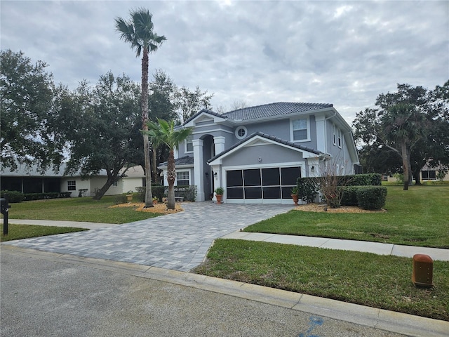 view of front of home featuring a front lawn