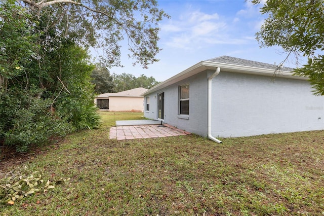 view of yard with a patio