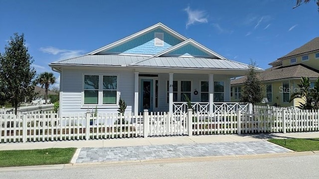 view of front of property featuring a porch