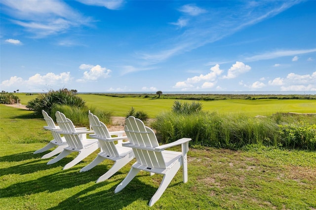 view of yard with a rural view